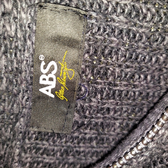 Sweater - Picture 3 of 4